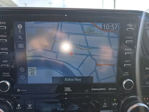 Used 2020 Toyota Highlander Limited image 16