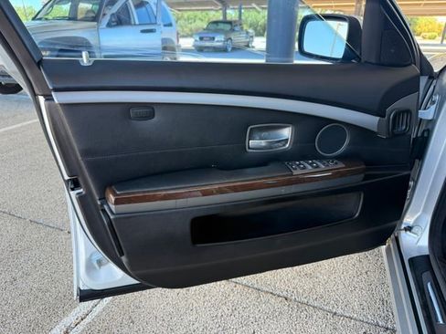 Used 2008 BMW 750i image 25