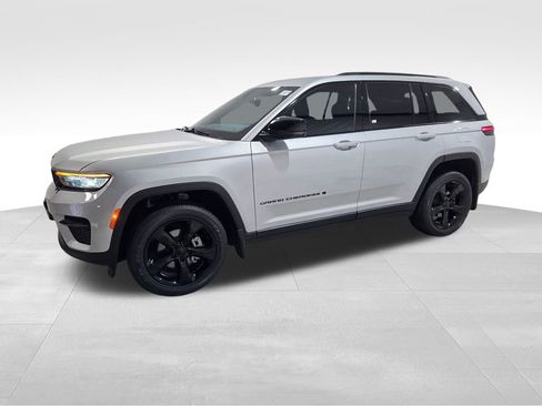 Certified 2022 Jeep Grand Cherokee Altitude image 17