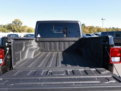 New 2025 Jeep Gladiator Sport image 8