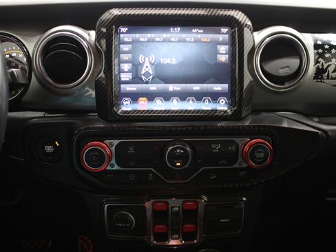 Used 2020 Jeep Wrangler Unlimited Sahara w/ Uconnect 4C Nav & Sound Group AWD/4WD image 31