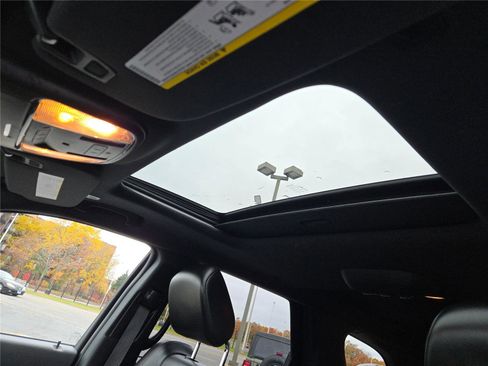 Used 2023 Dodge Durango GT image 30