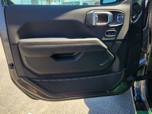 New 2026 Jeep Gladiator Sport AWD/4WD image 15