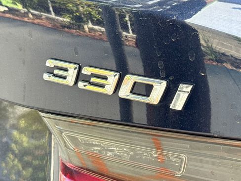 Used 2023 BMW 330i Sedan w/ M Sport Package image 2