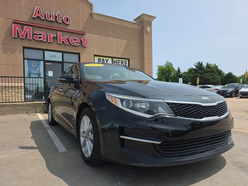 Used 2018 Kia Optima LX w/ 17" Alloy Wheels Package image 3