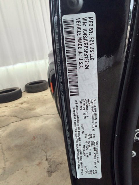 Used 2024 Jeep Grand Wagoneer Series III w/ Rear Seat Video Group 1 AWD/4WD image 27