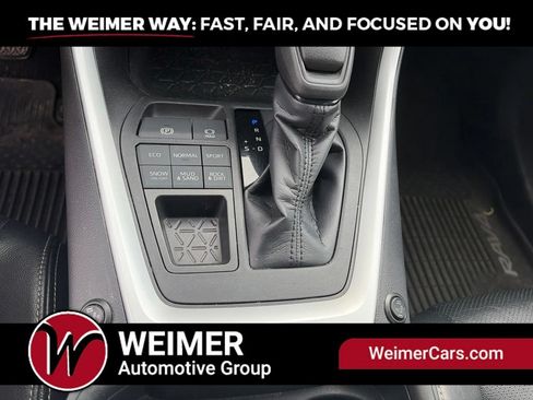 Used 2021 Toyota RAV4 LE AWD/4WD image 28