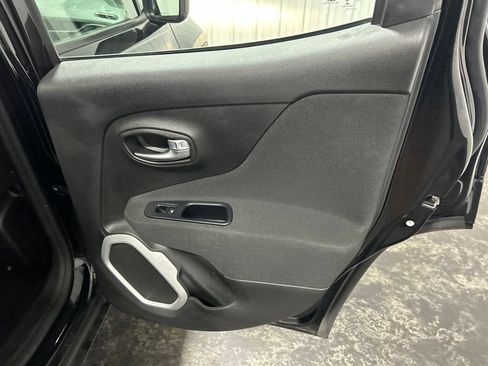 Used 2019 Jeep Renegade Sport AWD/4WD image 19