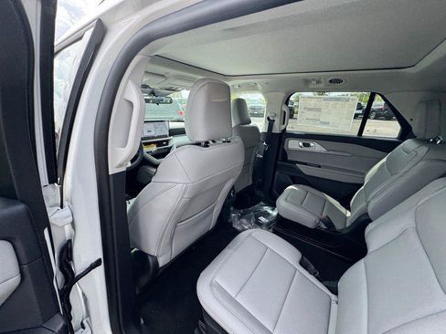 New 2026 Ford Explorer Active w/ Active Comfort Package AWD/4WD image 12