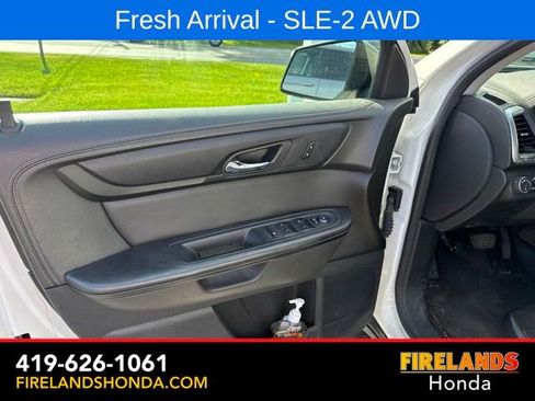Used 2015 GMC Acadia SLE AWD/4WD image 16