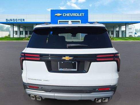 New 2026 Chevrolet Traverse LT w/ Sun and Wheel Package image 5