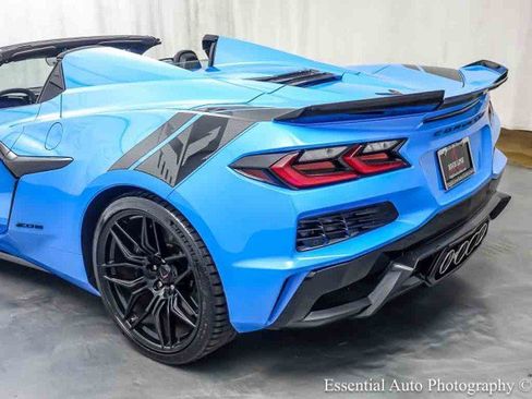 Used 2025 Chevrolet Corvette Z06 RWD image 11