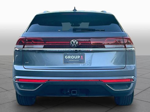 Used 2025 Volkswagen Atlas Cross Sport SE FWD image 5
