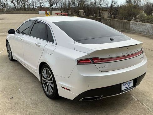 Used 2018 Lincoln MKZ Premiere AWD/4WD image 4
