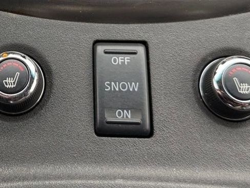 Used 2013 INFINITI G37 x Sedan w/ Premium Pkg AWD/4WD image 24
