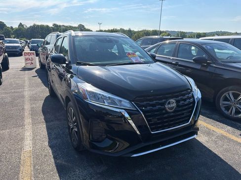 Used 2024 Nissan Kicks SV FWD image 1