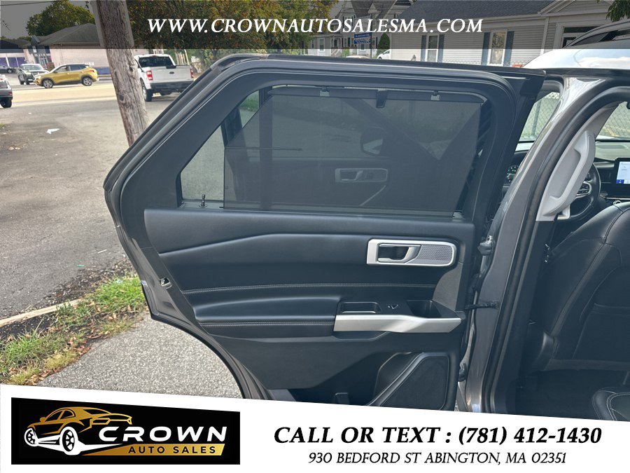 Used 2021 Ford Explorer Limited w/ Equipment Group 301A AWD/4WD image 14