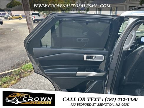 Used 2021 Ford Explorer Limited w/ Equipment Group 301A AWD/4WD image 14