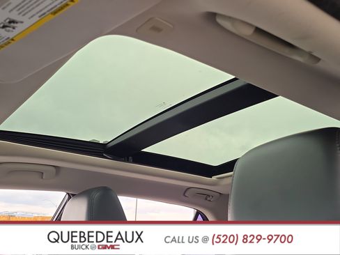 Used 2017 Chrysler 300 Limited image 12