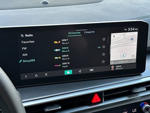 Used 2024 Kia Sorento S w/ Panoramic Sunroof Package image 18