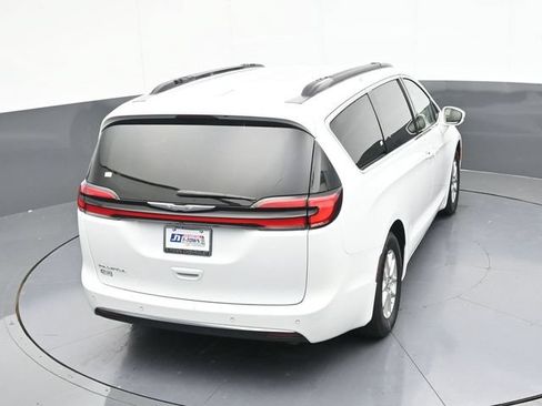 Used 2022 Chrysler Pacifica Touring-L FWD image 59