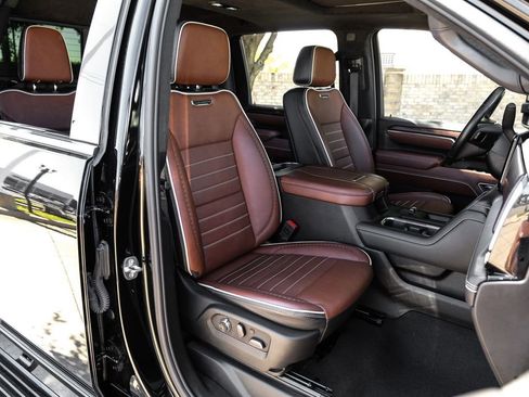 Used 2024 GMC Sierra 2500 Denali Ultimate w/ Max Trailering Package AWD/4WD image 46