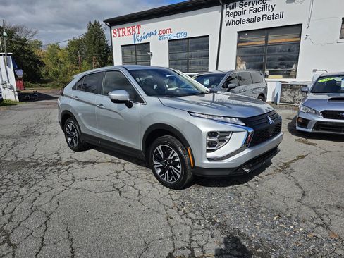 Used 2024 Mitsubishi Eclipse Cross SE image 1