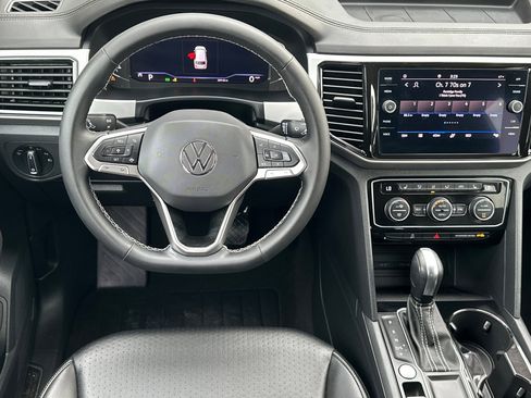 Certified 2022 Volkswagen Atlas SE image 14