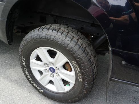 Used 2018 Ford F150 XLT w/ Heavy-Duty Payload Package AWD/4WD image 8