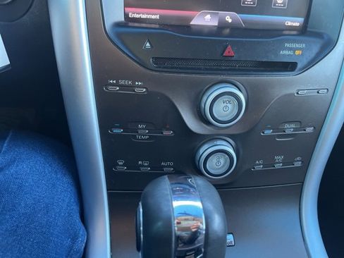 Used 2013 Ford Edge SEL image 16