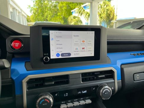 Used 2025 Toyota Tacoma TRD Off-Road image 17