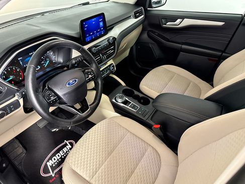 Used 2021 Ford Escape SE w/ SE Sport Appearance Package AWD/4WD image 15