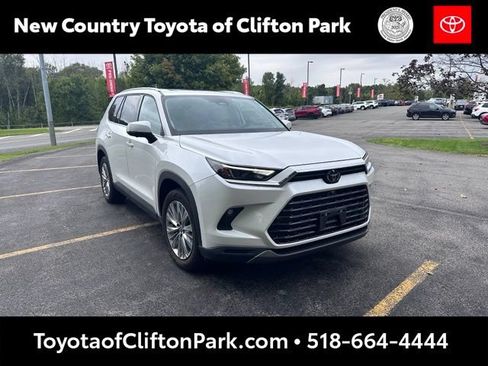 Used 2024 Toyota Grand Highlander AWD image 1