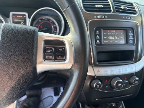 Used 2018 Dodge Journey SE w/ Popular Equipment Group FWD image 18