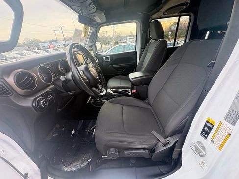 Used 2020 Jeep Gladiator Sport w/ Quick Order Package 24S image 19