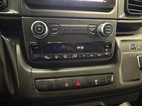 Used 2024 RAM ProMaster 2500 w/ Convenience Group FWD image 29