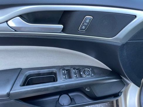Used 2018 Ford Fusion S FWD image 19