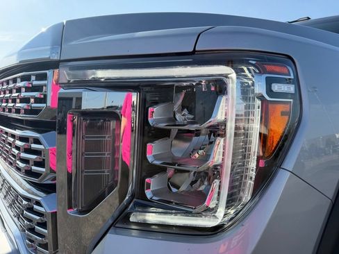 Used 2021 GMC Sierra 3500 Denali w/ Denali Ultimate Package AWD/4WD image 10