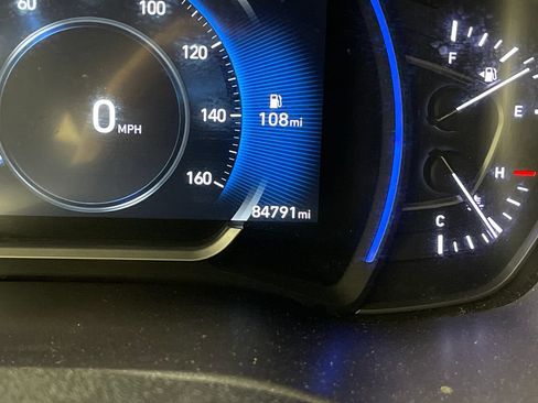 Used 2020 Hyundai Santa Fe SEL w/ Convenience + Premium Package FWD image 21