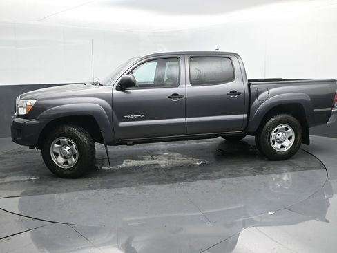 Used 2015 Toyota Tacoma PreRunner image 2