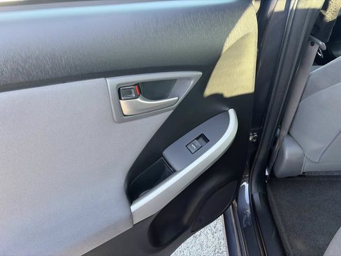 Used 2013 Toyota Prius Two FWD image 12