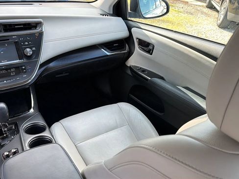 Used 2017 Toyota Avalon XLE image 27