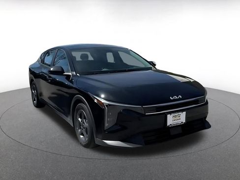 Used 2025 Kia K4 LXS image 3
