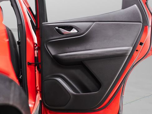Used 2020 Chevrolet Blazer LT image 32