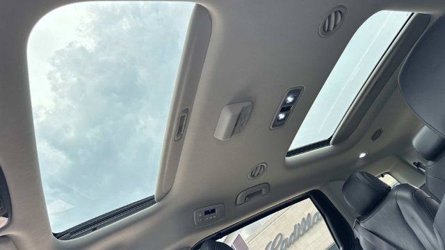 Used 2025 Kia Carnival SX FWD image 23