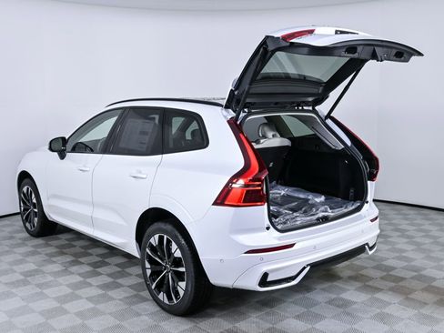 New 2026 Volvo XC60 B5 Ultra w/ Climate Package image 32