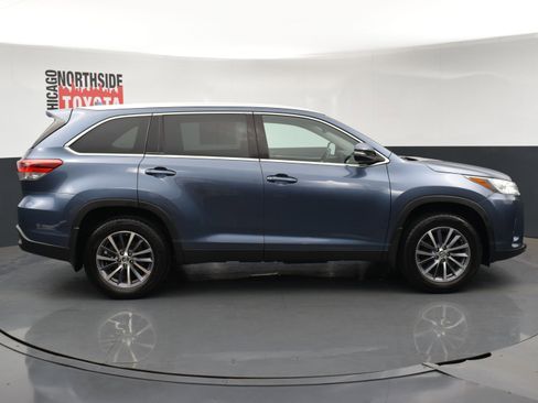 Used 2019 Toyota Highlander XLE image 5
