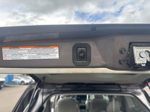 Used 2015 Toyota Sienna XLE w/ XLE Navigation Package AWD/4WD image 20