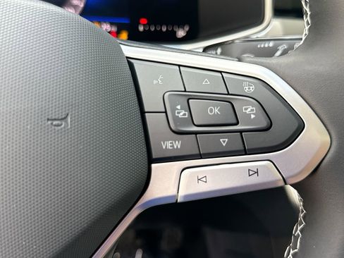 New 2026 Volkswagen Taos SE FWD image 19