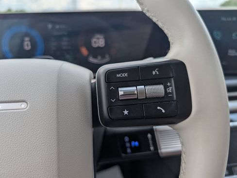 Used 2025 Hyundai Santa Fe SEL FWD image 20